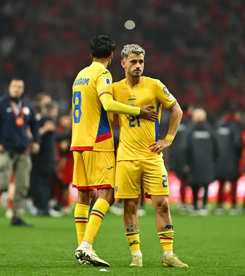  „Asta sper să aducă Hagi”   Foștii internaționali ai României   cer o schimbare  la națională: „Doar atât putem?”