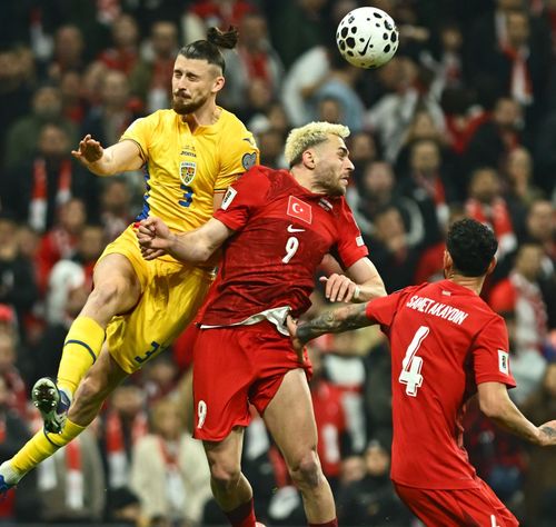 „Fugărești oamenii de la stadion”  Contestă   strategia naționalei  la Istanbul: „Jucătorii trebuiau să realizeze că turcii sunt slabi,   Hakan mergea pe teren!”