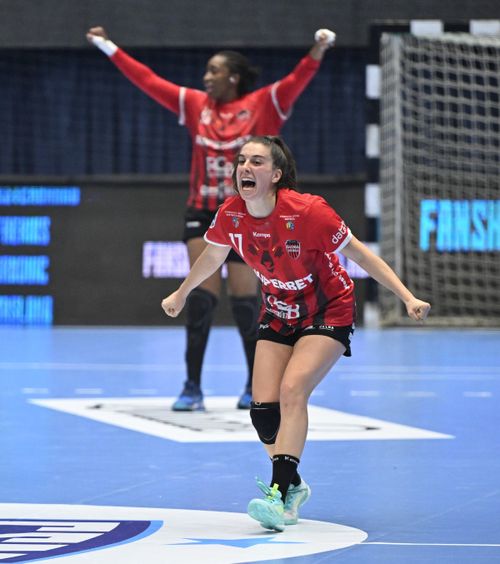 Gloria Bistrița, în sferturi   Calificare spectaculoasă în sferturile   Ligii Campionilor  » Rapid, out din European League