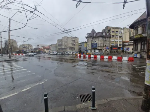 FOTO | Pregătiți-vă pentru o dimineață de luni și mai complicată în traficul din București, restricții majore în zona Foișor...