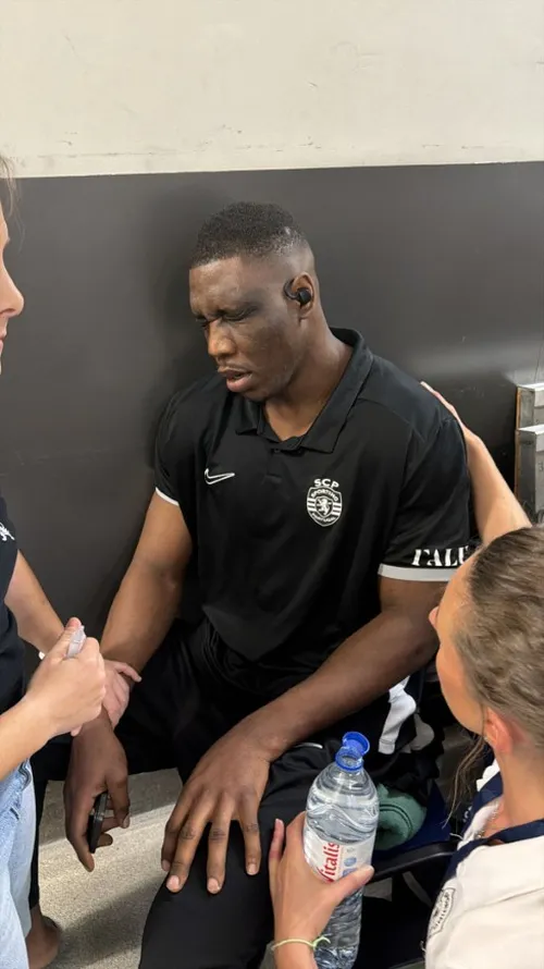 Antrenorul Ricardo Costa și jucătorul Christian Moga, de la Sporting, au ajuns la spital după un miros puternic resimțit. Foto: abola.pt