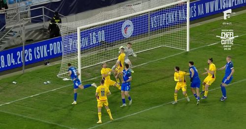 Slovacia - România. Autogolul lui Bîrligea Foto - captură Antena 1
