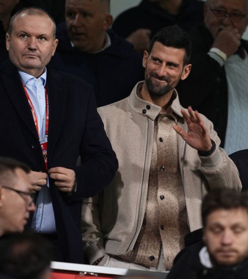 Djokovic, spectator de lux    VIDEO.  Novak, aplaudat la   scenă deschisă  înainte de Bosnia - Italia » Cum a fost surprins la loviturile de departajare