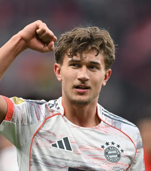 Vrea la Mondial cu Germania!    Șvabul bănățean al lui Bayern  crește impresionant. Are o cotă cu 10 milioane mai mare în 9 luni la Munchen