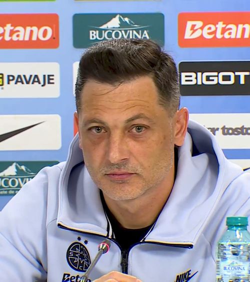 „În primul rând, el suferă!”  Mirel Rădoi, după decizia CCR în   „războiul” Steaua - FCSB:  „Să nu mă pună cineva să aduc și banii”