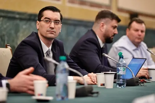 FRF, ședință la Guvern pentru depunerea candidaturii pentru finala Europa League (3).jpeg