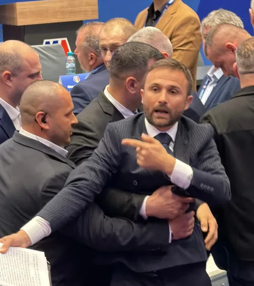 Ilie Drăgan nu renunță   Încă două procese pentru a-l răsturna pe   Răzvan Burleanu  de la șefia FRF