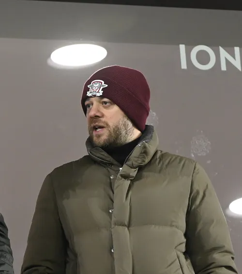 „Mi se pare incredibil!”  Angelescu e furios pe sancțiunea primită de Rapid: „Jucăm cu tribunele goale   pentru că s-a aruncat un steag!”