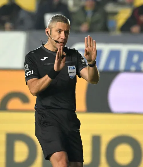  Radu Petrescu revine   Arbitrul a fost delegat din nou de CCA, după eroarea comisă în meciul   Petrolul - FC Argeș  » A stat doar 5 meciuri!