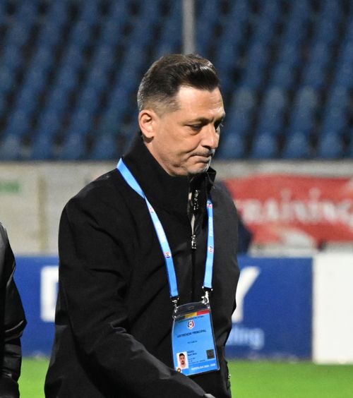 „Parcă ne-am văzut prima oară”   Rădoi, tăios cu jucătorii după înfrângerea cu Botoșani: „Dacă există asta,   e o mare problemă”