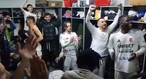 Bucuria din vestiarul celor de la FC Botoșani după victoria cu FCSB. Foto: Captură Facebook/Fotbal Club Botoșani