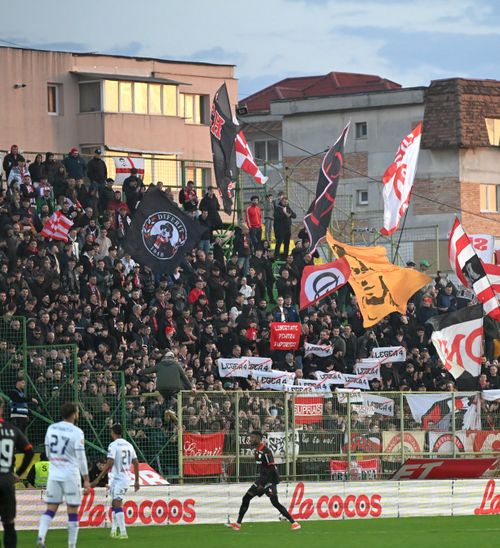 Ce le-au strigat fanii    VIDEO  Dinamoviștii au mers la galerie după meci și au fost întâmpinați cu   o singură cerință