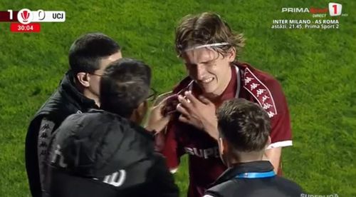 Rapid - U Cluj, accidentarea lui Vulturar. Captura Prima Sport (3).jpg