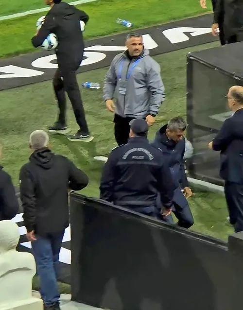 Razvan Lucescu a plecat la aeroport imediat dupa PAOK - Panathinaikos (2).jpg