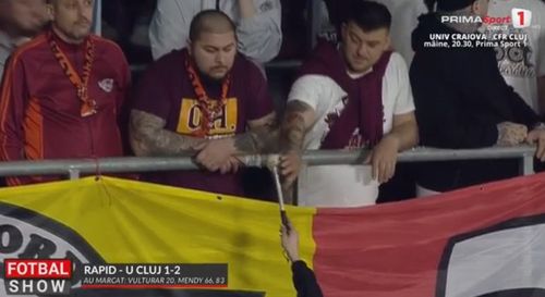 Rapidistii au aruncat cu betele de la tobe in jucatori. Captura Prima Sport (2).jpg