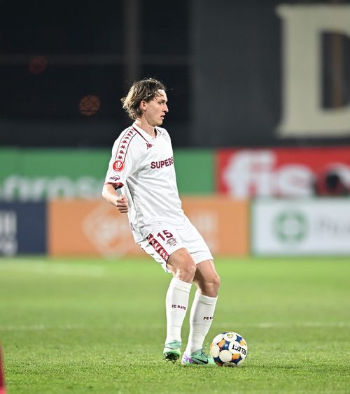 Ce a pățit Vulturar  Noi detalii despre   accidentarea  jucătorului de la Rapid: „Acesta e cel mai optimist scenariu”