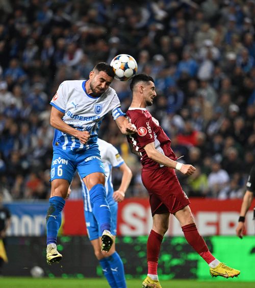 U Craiova - CFR Cluj 2-0  Oltenii câștigă fără emoții, iar lupta pentru titlu   devine o afacere în doi
