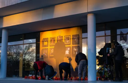 Românii și-au luat rămas bun în număr mare de la Mircea Lucescu. Foto - Raed Krishan (12).jpg