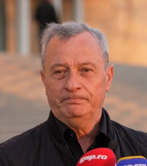 „Sper că nu l-am dezamăgit”    VIDEO.  Mircea Rednic a plâns după   priveghiul lui Mircea Lucescu:  „A lăsat un gol mare în inima mea”