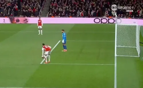 Fază similară cu cea a lui Pubill, petrecută în meciul Arsenal - Bayern, între Raya și Gabriel. Foto: TNT Sports 1