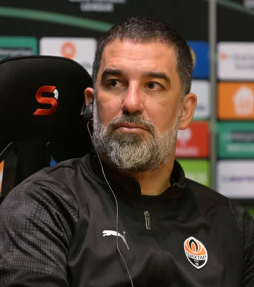 Mesaj pentru Lucescu  Arda Turan, antrenorul clubului la care „Il Luce” a făcut istorie:   „A fost un profesor pentru mine.  Va rămâne mereu alături de noi”