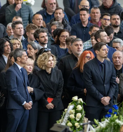 „E un tip expus, nu prea se arată”  Prezența remarcată de MM Stoica pe Arena Națională:   „Știm în ce situație se află”  + elogii pentru Răzvan Lucescu