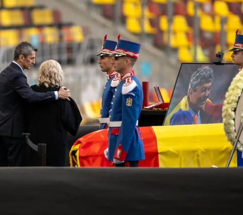 Lucescu va fi înmormântat azi  Participarea e limitată la   familie și apropiați.  Traseele cortegiului