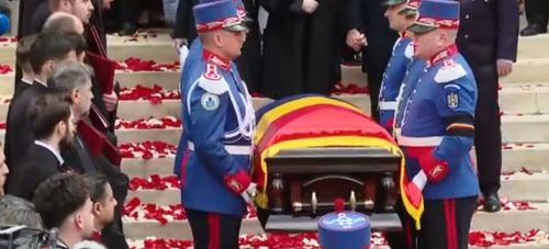 Cortegiul funerar al lui Mircea Lucescu a plecat spre cimitir FOTO Captură video Digi 24