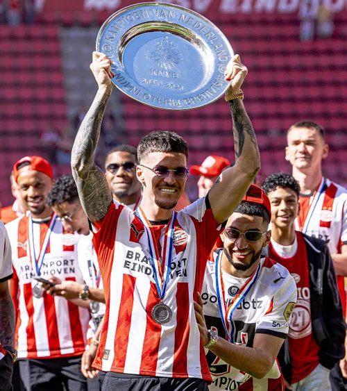 „Man să se teamă”  A cucerit primul titlu al carierei, dar olandezii îl avertizează asupra viitorului la PSV.   Ce i se  reproșează
