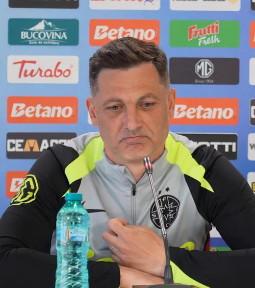 „Nu puteam ține pasul, luam notițe”    Impactul lui Lucescu asupra lui Rădoi:   „Un privilegiu să învăț de la el” » De ce crede că Il Luce e de neegalat