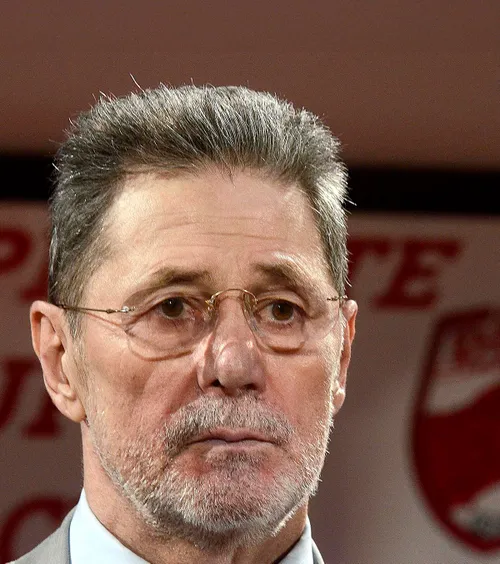 „Burleanu e un măscărici”  Cornel Dinu critică dur conducerea FRF: „Nici dacă mi-ar da   100.000 de euro pe lună,  nu aș lucra cu el” + Atac la Generația de Aur