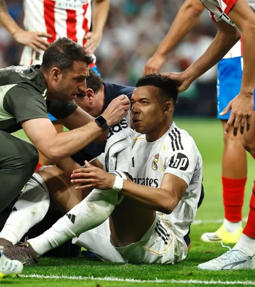 Mbappe, plin de sânge!    FOTO.   Moment șocant în La Liga. Starul lui   Real Madrid  a avut nevoie de intervenția medicilor