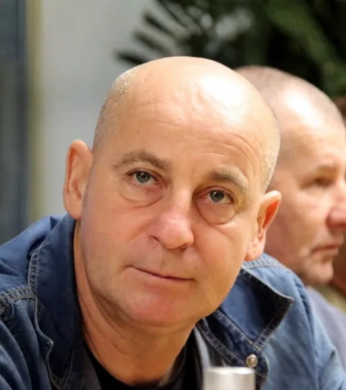 Probleme de sănătate pentru Costel Ilie  Fostul fotbalist de la   Ceahlăul  a trecut printr-o operație la plămâni: „Are nevoie de multă liniște”