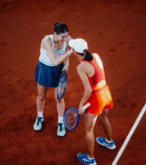 Sorana, în finală   Cîrstea despre perechea ei de dublu, după calificarea în ultimul act de la Linz: „Îmi spune mereu unde să mă deplasez și   o ascult”