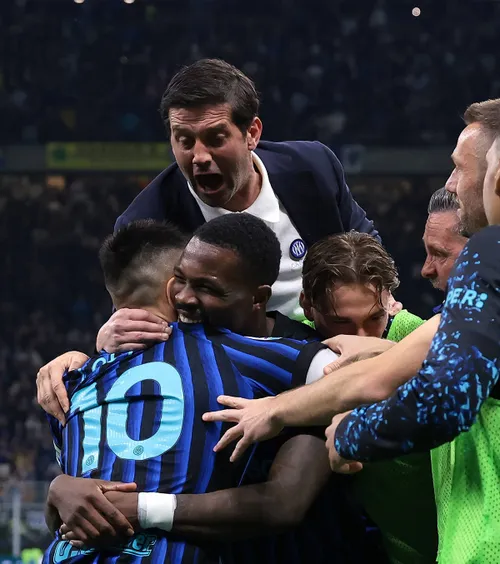 „Ne atingem obiectivul”   Cristi Chivu, aproape de titlu și pus pe glume » Conte și Allegri, țintele românului:   „Spun și eu ca ei”