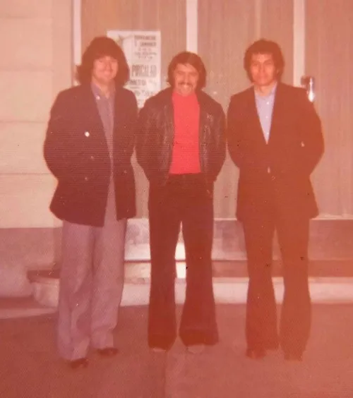 Cornel Dinu, Ion Pârcălab și Mircea Lucescu, în 1974,  la meciul de retragere al lui Ion Pârcălab, organizat  de Nimes Olympique  (foto: Facebook / RUE JEAN BOUIN)