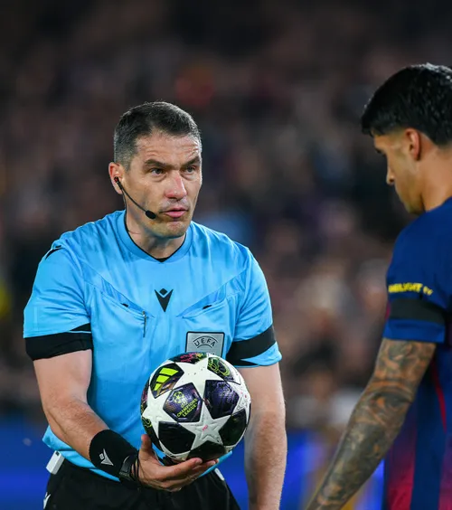 UEFA a decis „cazul Kovacs”  Ce a hotărât azi forul european după   protestul Barcelonei contra lui Istvan Kovacs.  A confirmat   GOLAZO.ro