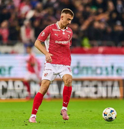 „Ne-am înțeles, dar nu am semnat”  Dinamo vrea   să modifice contractul  unui jucător foarte important + care e situația altor doi titulari