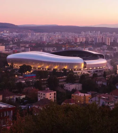 U Cluj și CFR, ca Milan și Inter?   Rivalele   ar putea împărți același stadion  din sezonul viitor » Varga: „Pe toți îi scutim, numai pe CFR nu?!”