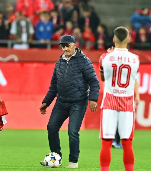 L-a impresionat pe Demollari  Cine este   jucătorul de la Dinamo lăudat  de legendarul fost jucător al „câinilor”: „Tânăr, talentat”