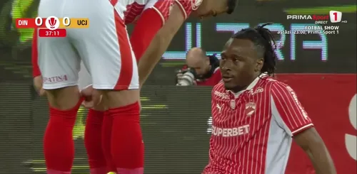 Mamadou Karamoko s-a accidentat în meciul Dinamo - U Cluj Foto captura ecran Prima Sport .jpg