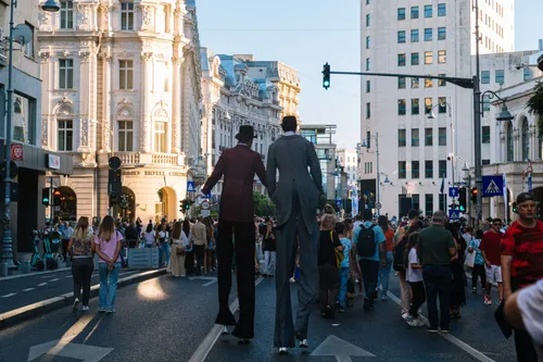 FOTO | „Străzi Deschise – București” 2026, din acest weekend. Traseul pietonal se extinde și pe Brezoianu. Program complet, traseu și restricții