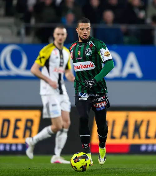 Dinamo a pus ochii pe un sud-african    Prima mutare a verii  pregătită de „câini”: au primit deja un răspuns