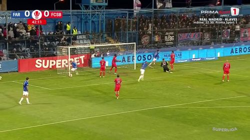 Farul - FCSB, golul lui Radaslavescu a venit dupa erorile lui Cretu si Tarnovanu. Capturi Prima Sport (20).jpg