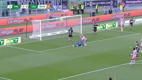 Momentul în care Jonathan Klinsmann s-a accidentat în meciul Palermo - Cesena (2-0). Foto: captură YouTube / @cesenafcofficial