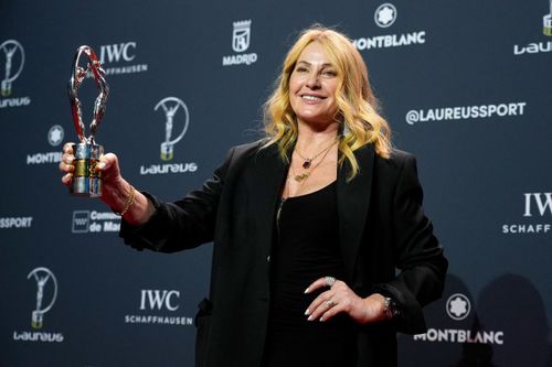Nadia Comăneci, premiată la Gala Laureus. Foto: IMAGO