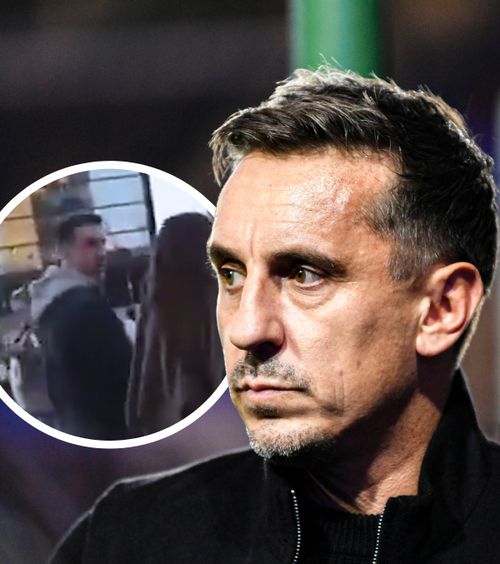 Gary Neville, hărțuit pe stradă    VIDEO.  Clipul cu legenda lui Manchester United s-a viralizat:   „Și-a căutat-o! Ar fi trebuit să-l bată măr”