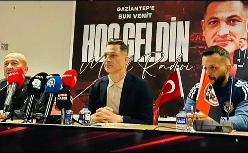 Mirel Rădoi, prezentat oficial la Gaziantep. Foto: X@GFKscout27