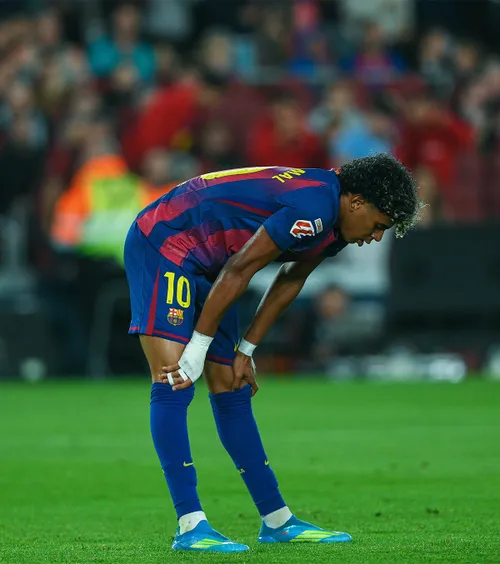Lovitură cruntă pentru Barcelona    FOTO.  Lamine Yamal   riscă să rateze finalul de sezon!   Primul diagnostic primit