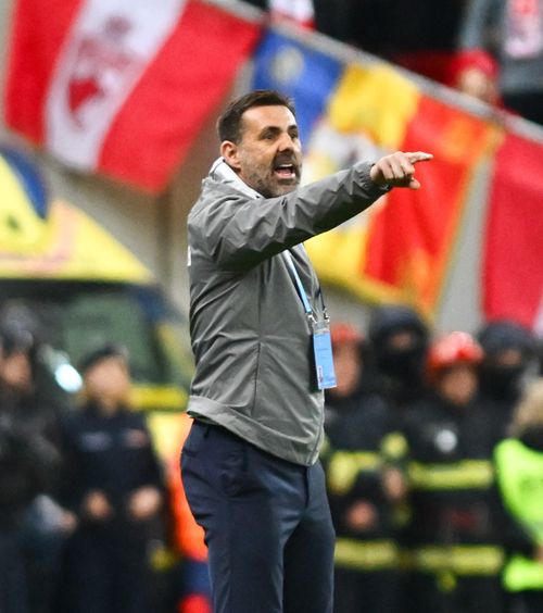 Kopic, împietrit pe bancă  Antrenorul lui Dinamo, după   eliminarea dramatică din Cupă:  „E greu pentru noi toți când pierdem așa”